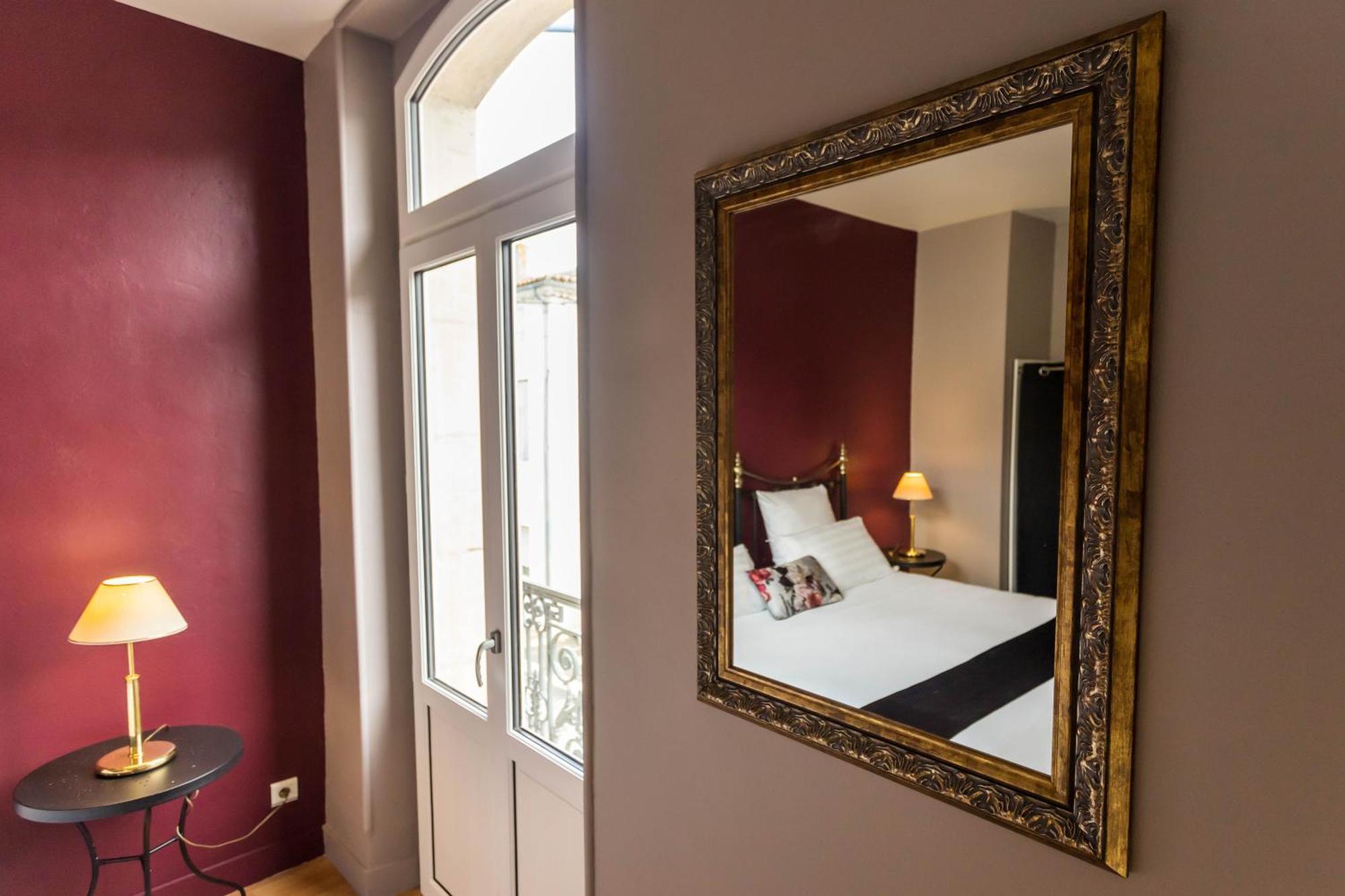 Hotel Restaurant Cote Garonne Le Balcon Des Dames - Tonneins Fauillet Marmande - Vue Panoramique Bord De Garonne Chambres Climatisees エクステリア 写真